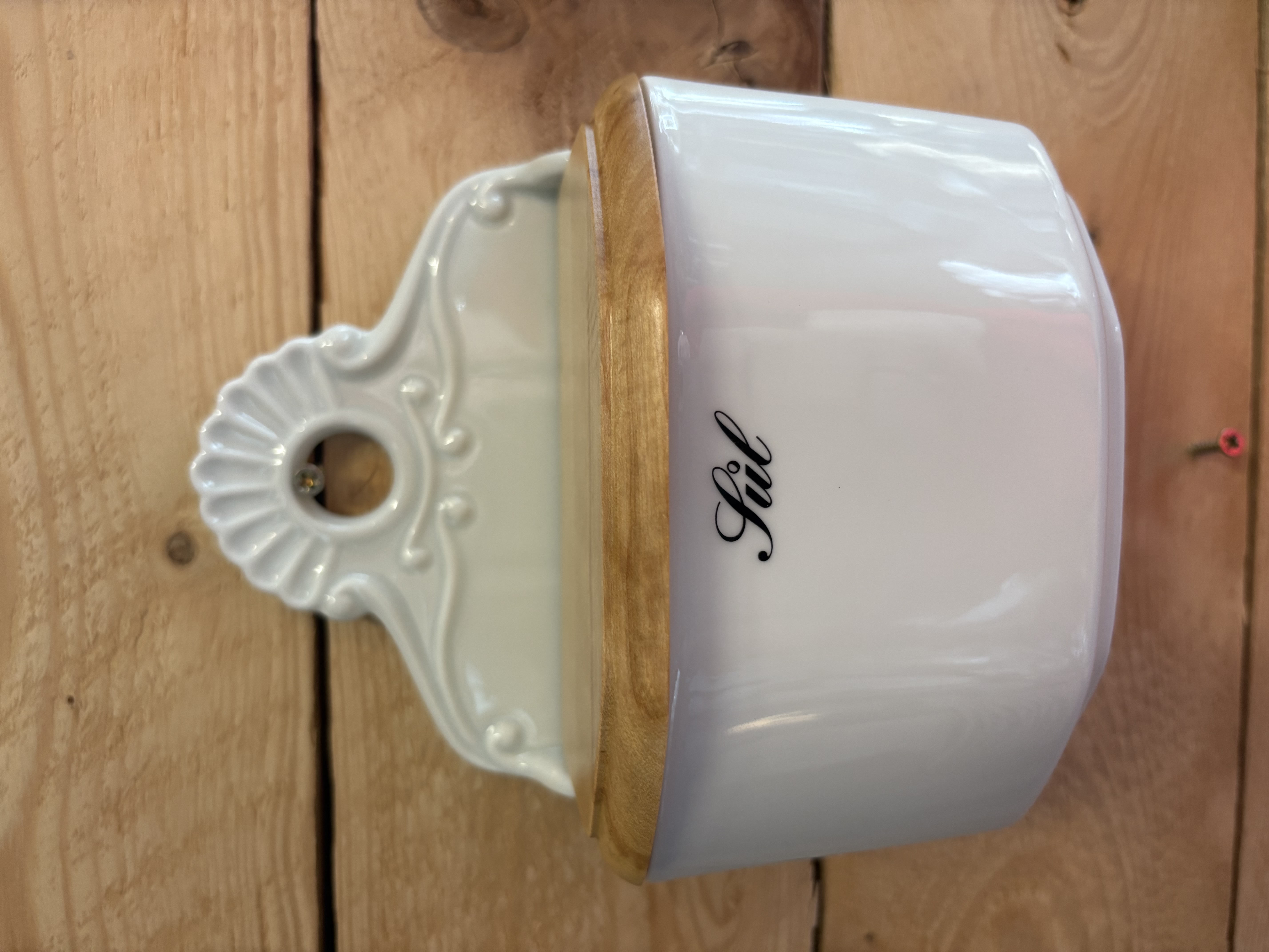 Závěsná porcelánová dóza na Sůl