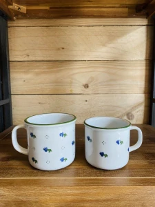 Prvorepublikový porcelánový hrnek (menší)
