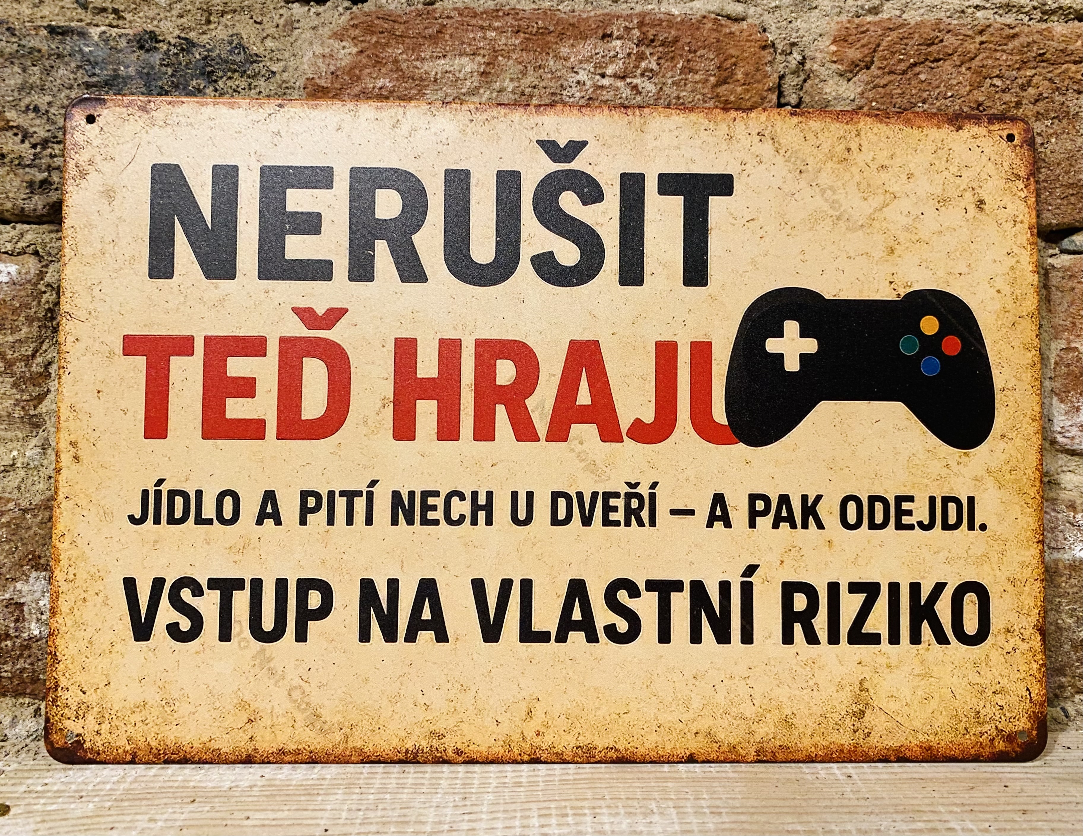 Plechová cedulka - nerušit, hraju…30x20cm