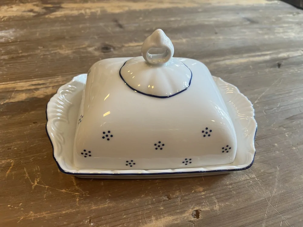 Prvorepubliková porcelánová máslenka