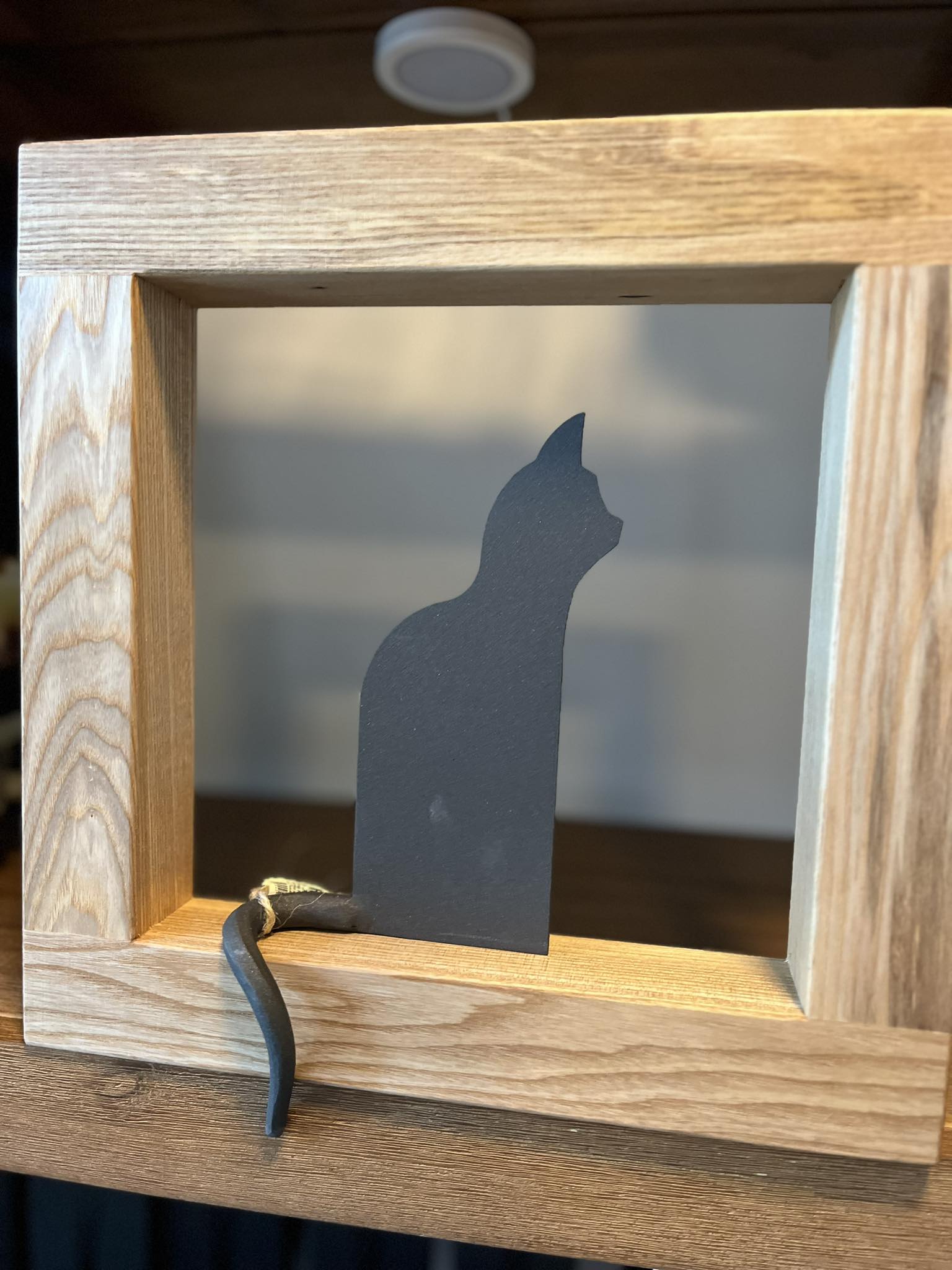 Dekorativní rám z masivu Cat 