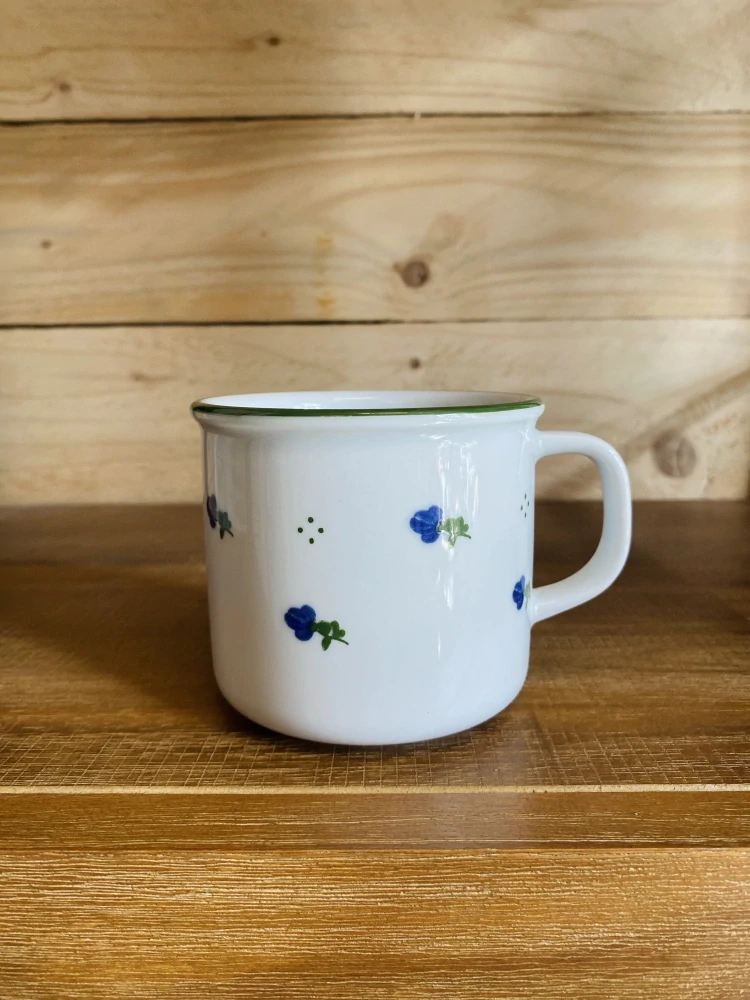 Prvorepublikový porcelánový hrnek (menší)