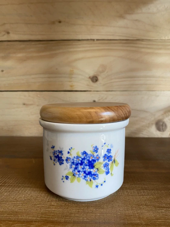 porcelánový set s pomněnkami 