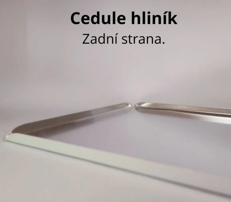 Plechová cedulka - nepořádek v garáži