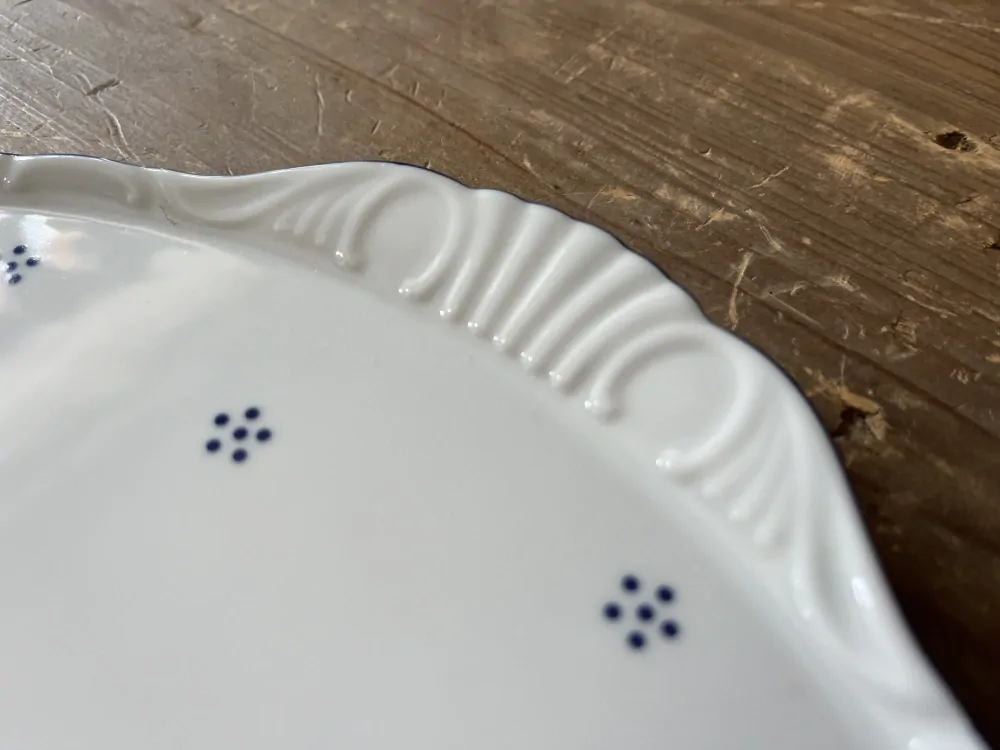 Porcelánový tenký podnos pod dort 32cm