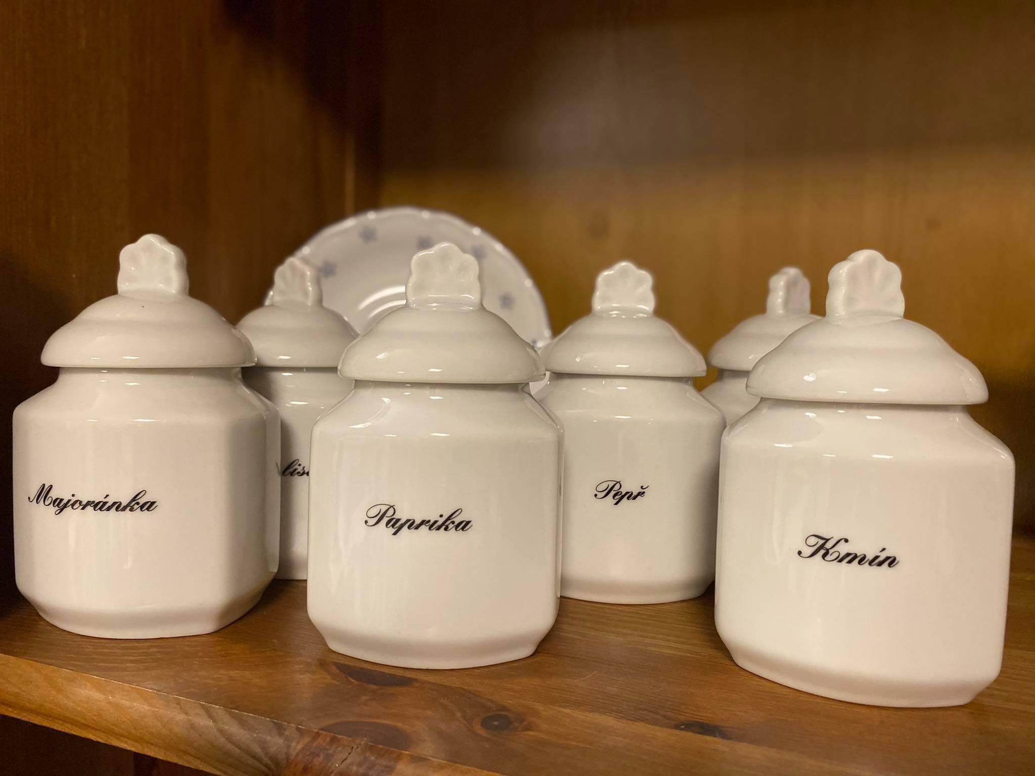 Porcelánové kořenky 6ks