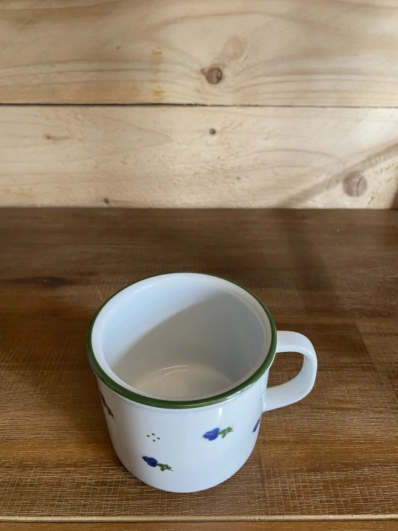 Prvorepublikový porcelánový hrnek (menší)