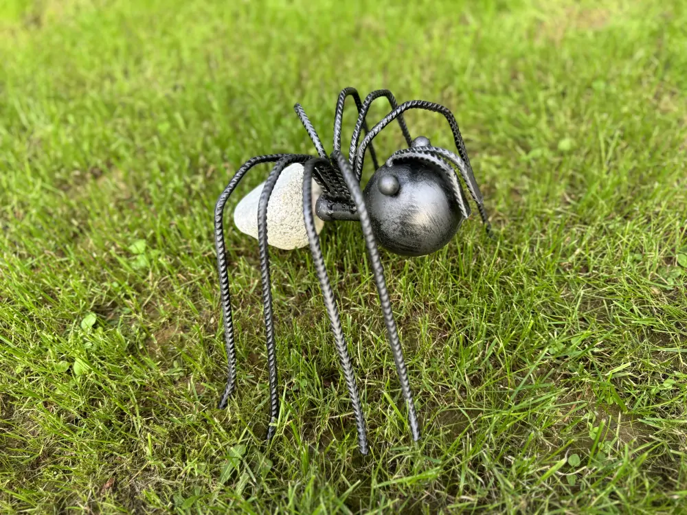 Pavouk - kovaný / kámen 25x20cm