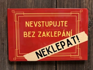 Plechová cedule NEVSTUPUJTE bez klepání