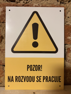 Cedulka - na rozvodu se pracuje